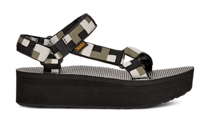 Teva flatform universal chunky sandals in black outlet