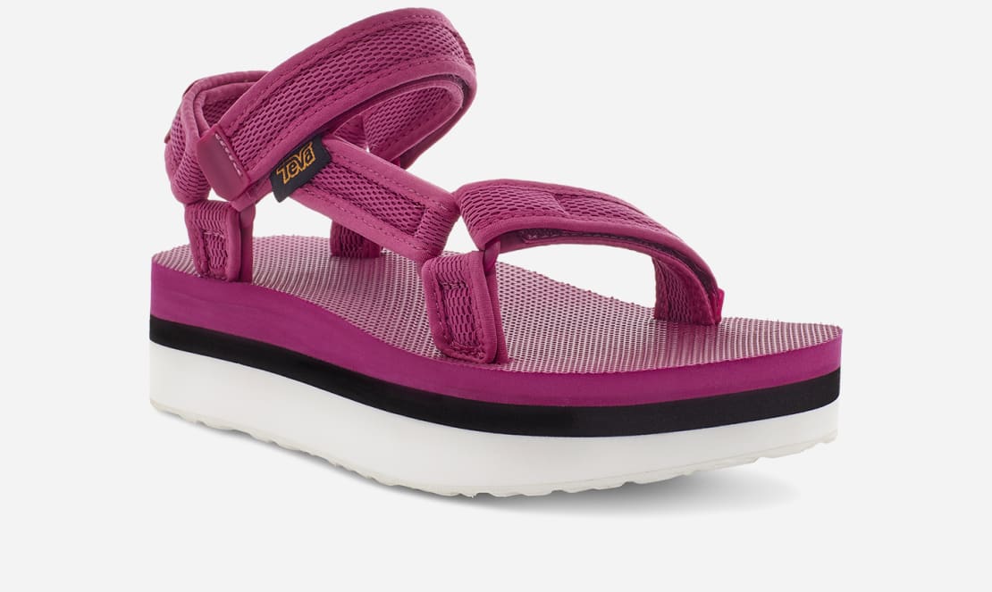 teva flatform universal mesh print