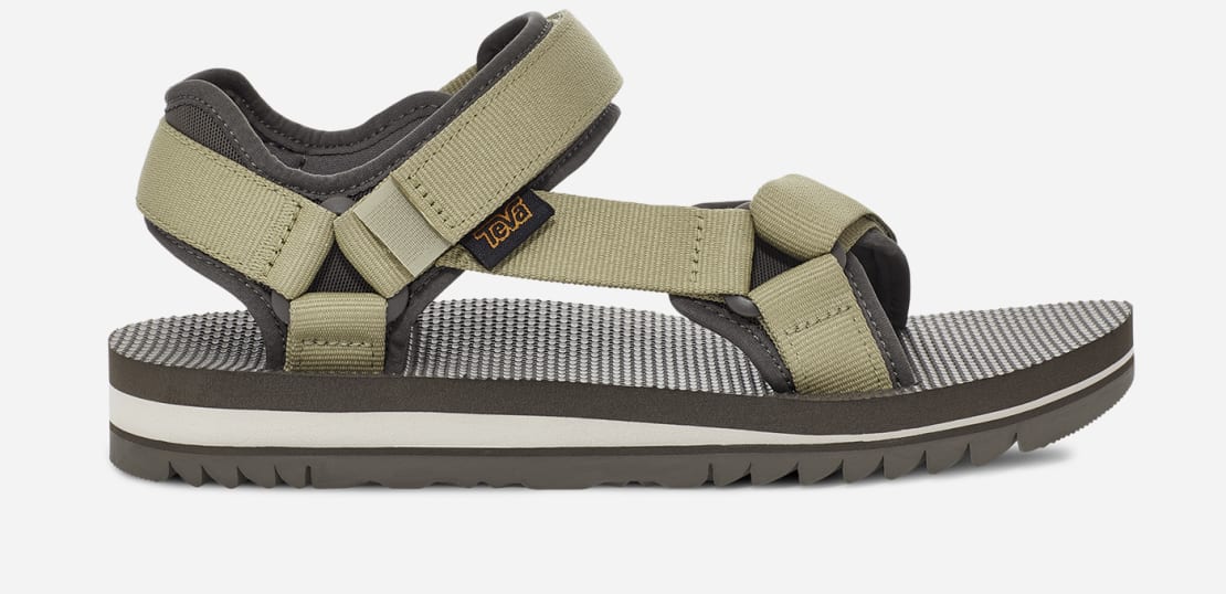 teva universal trail black