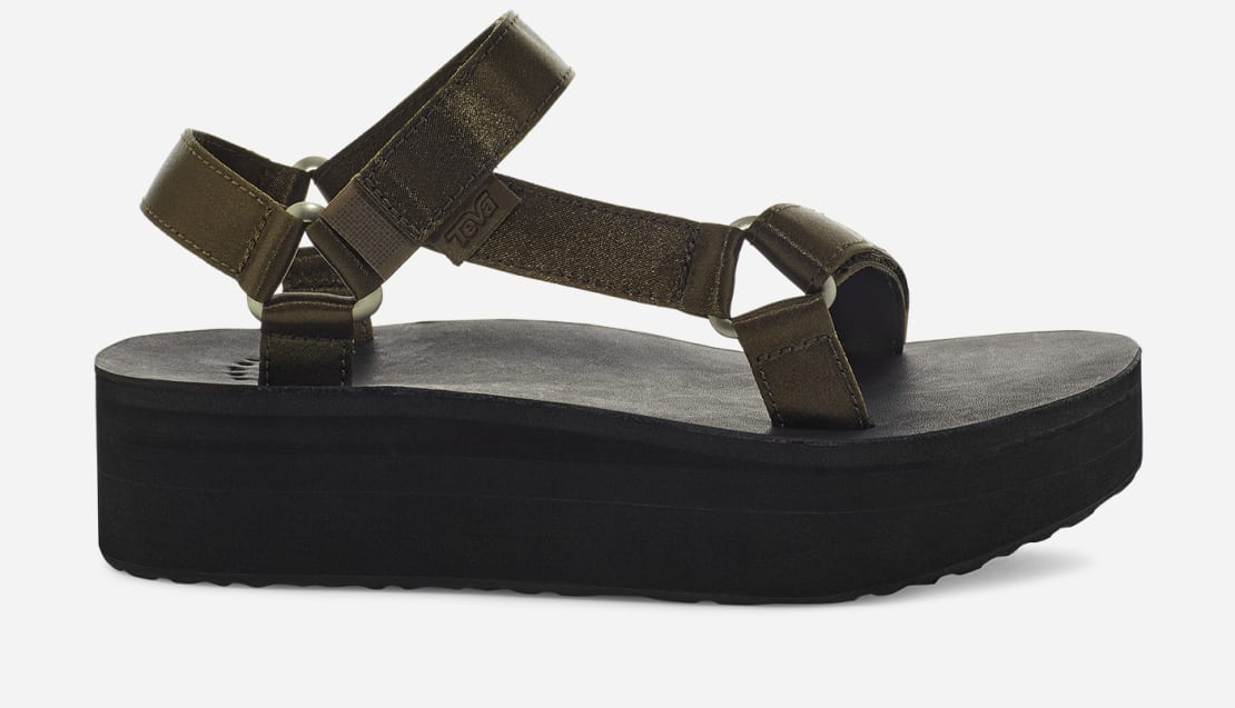 teva flatform size 8