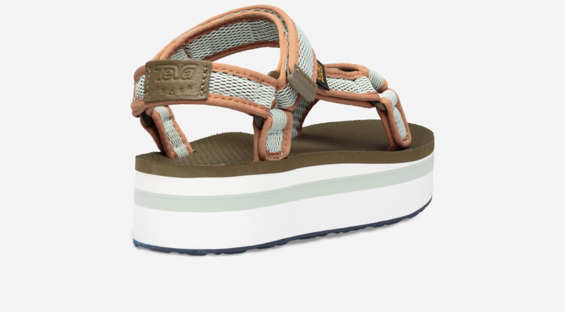 teva flatform universal mesh print