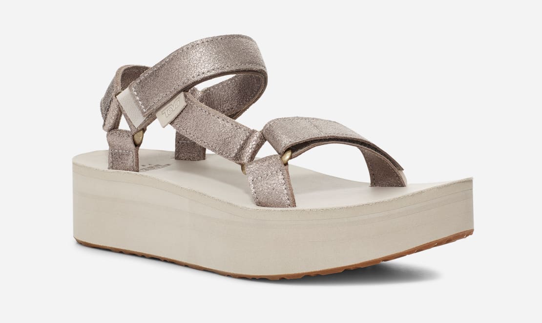 Teva flatform deals universal luxe sandal