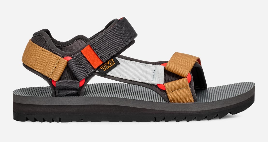 Teva men's deals universal