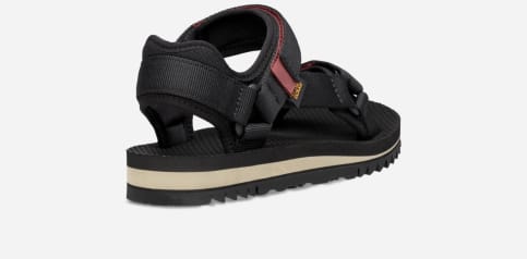 teva universal trail black