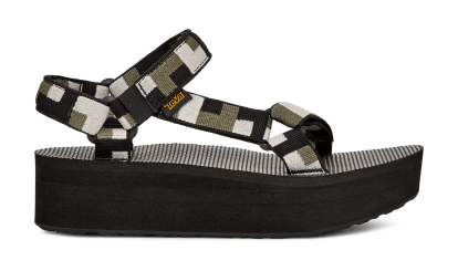 Platform tevas best sale near me