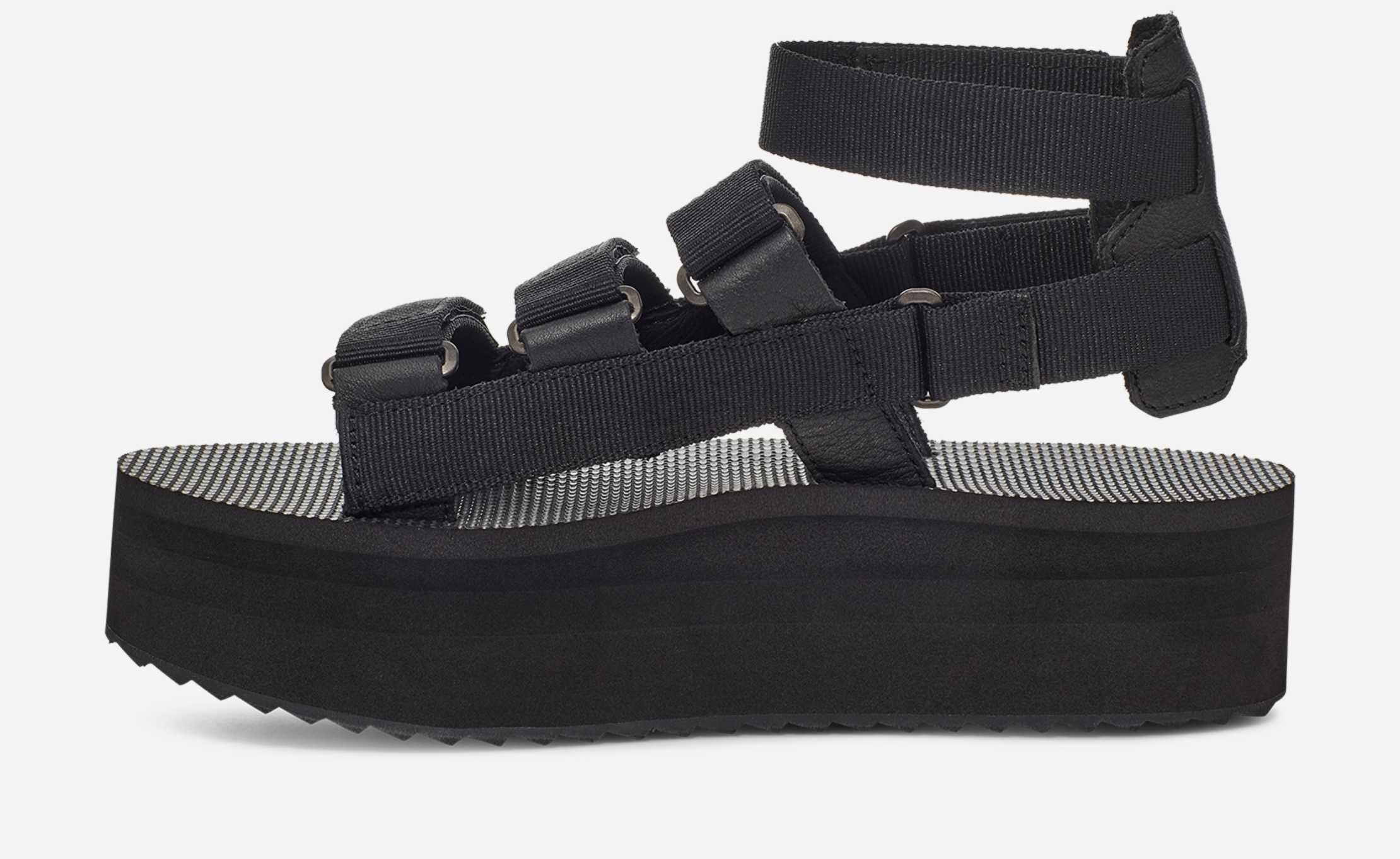 creed golden chacos