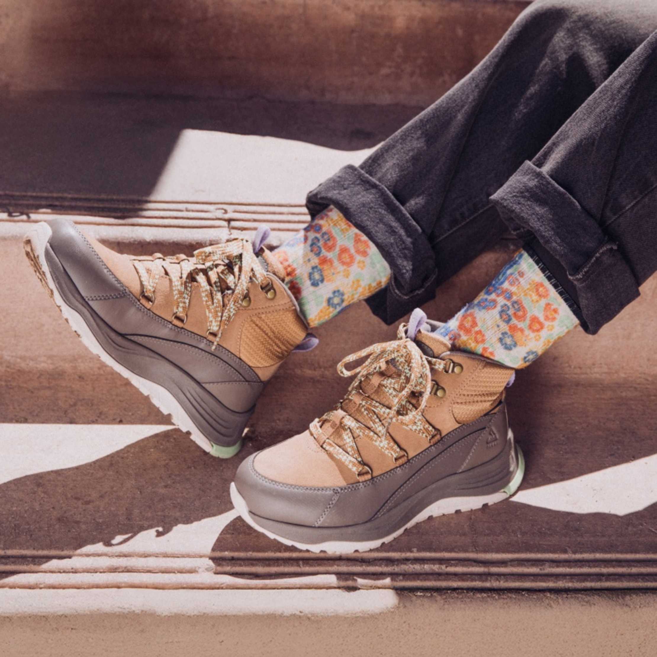 [Teva] オウロリスAURORISスノーシューズ 22cm Teva] オウロリスAURORISスノーシューズ 22cm 9月2日発売｜Teva®