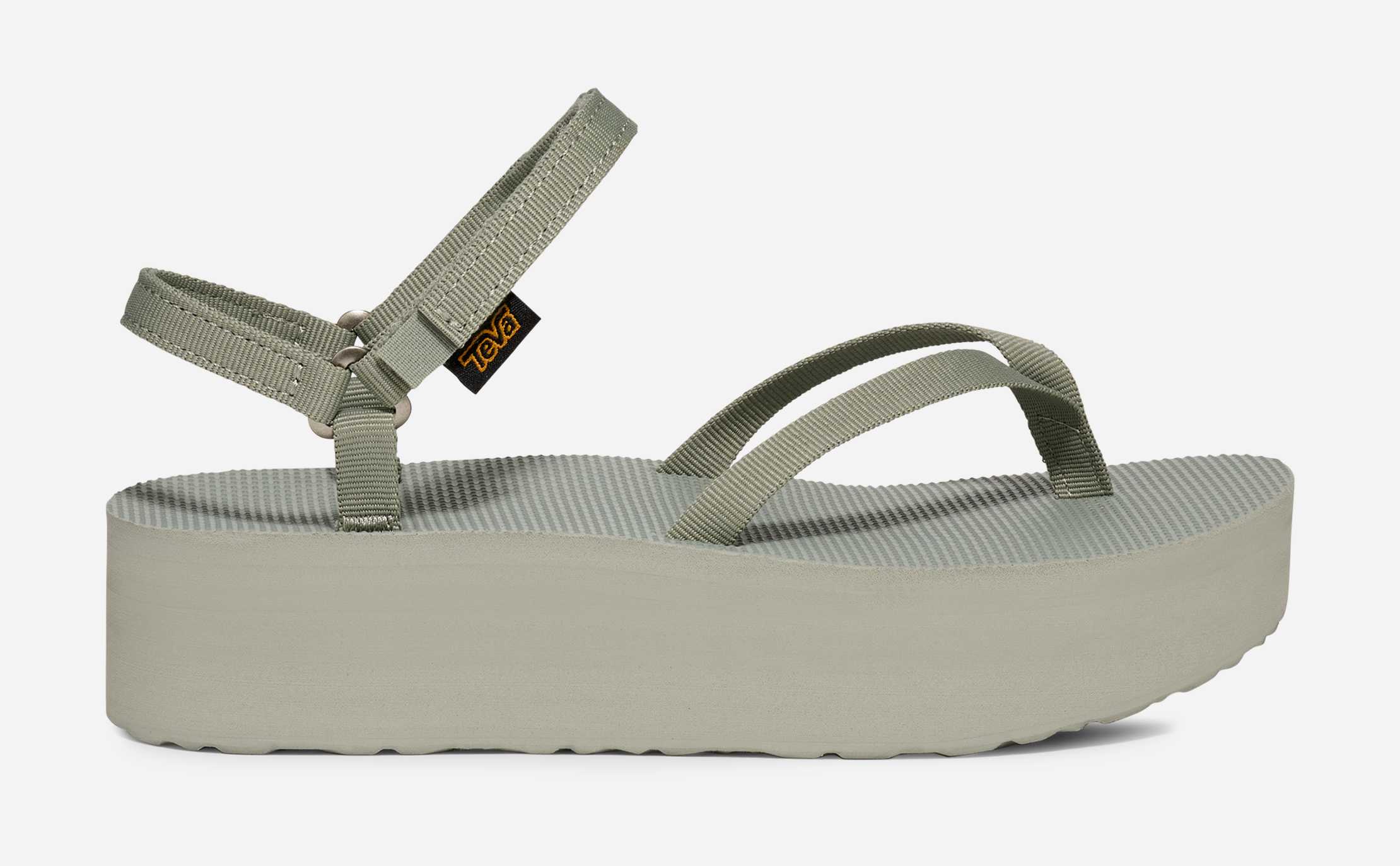 Flatform Slim Sandal