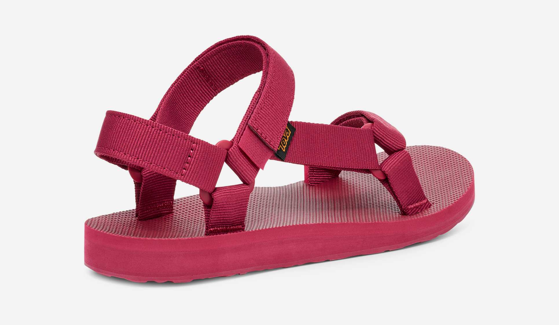 Teva vs Birkenstock Sandals: Which Brand is Better? | Casual Geographical Teva vs Birkenstock Sandals: Which Brand is Better? | Casual Geographical