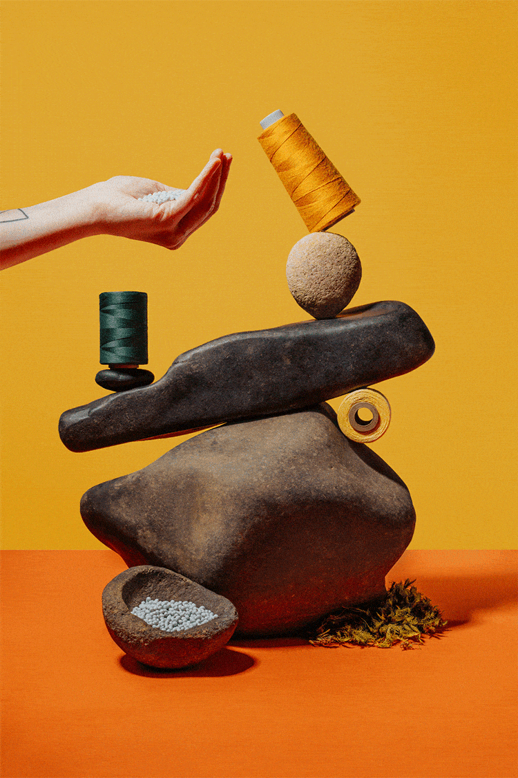 プラスチックゴミがTevaのウェビングに生まれ変わる動画