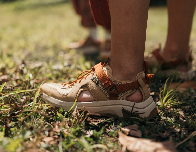 サンダル×シューズのハイブリッド