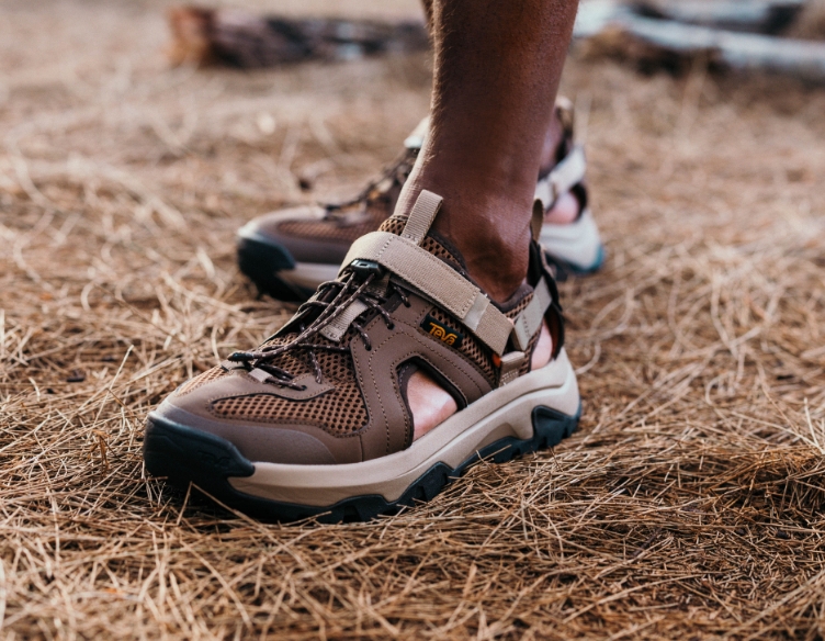 クローズドトゥ設計