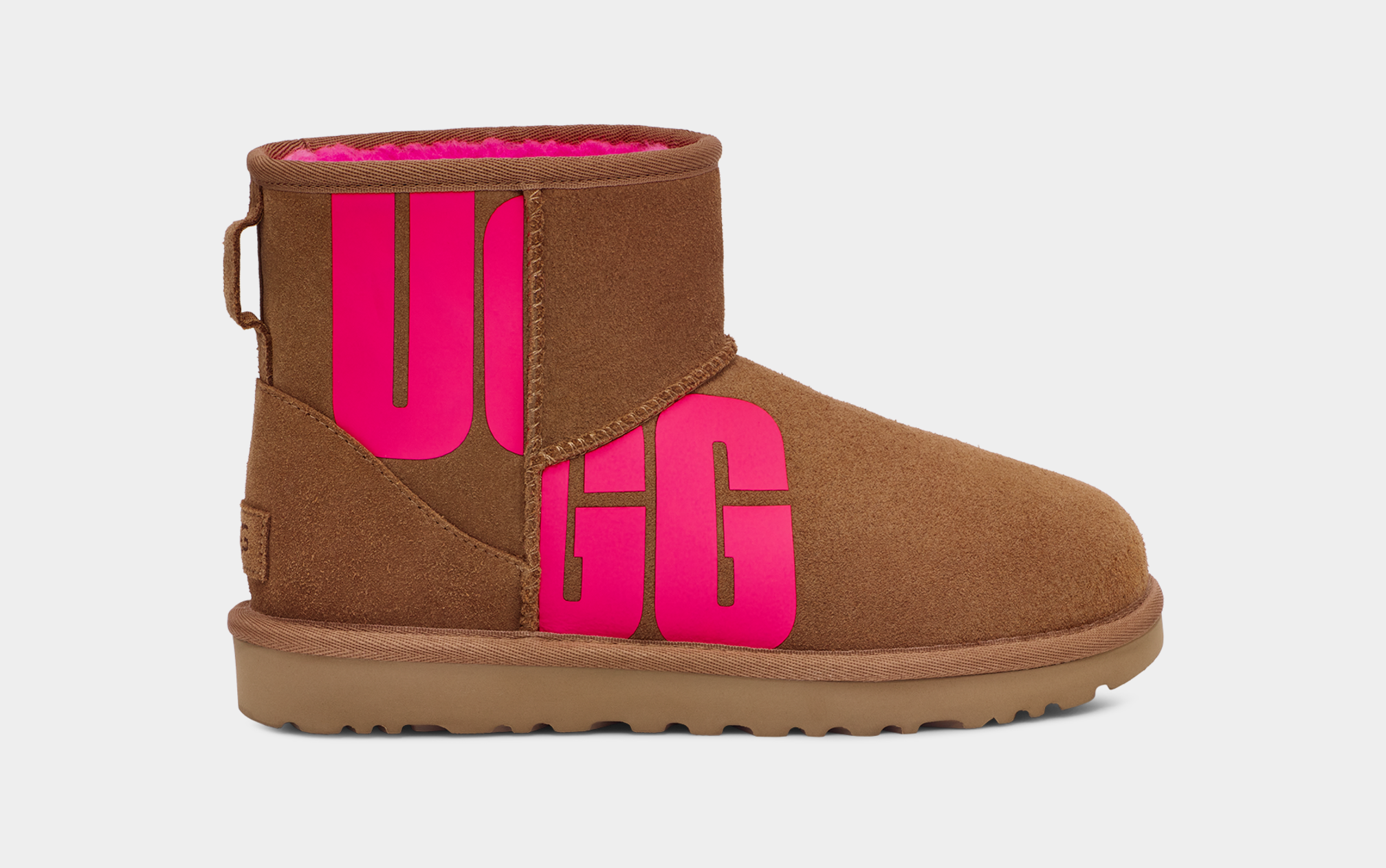 Classic mini ugg best sale rubber logo