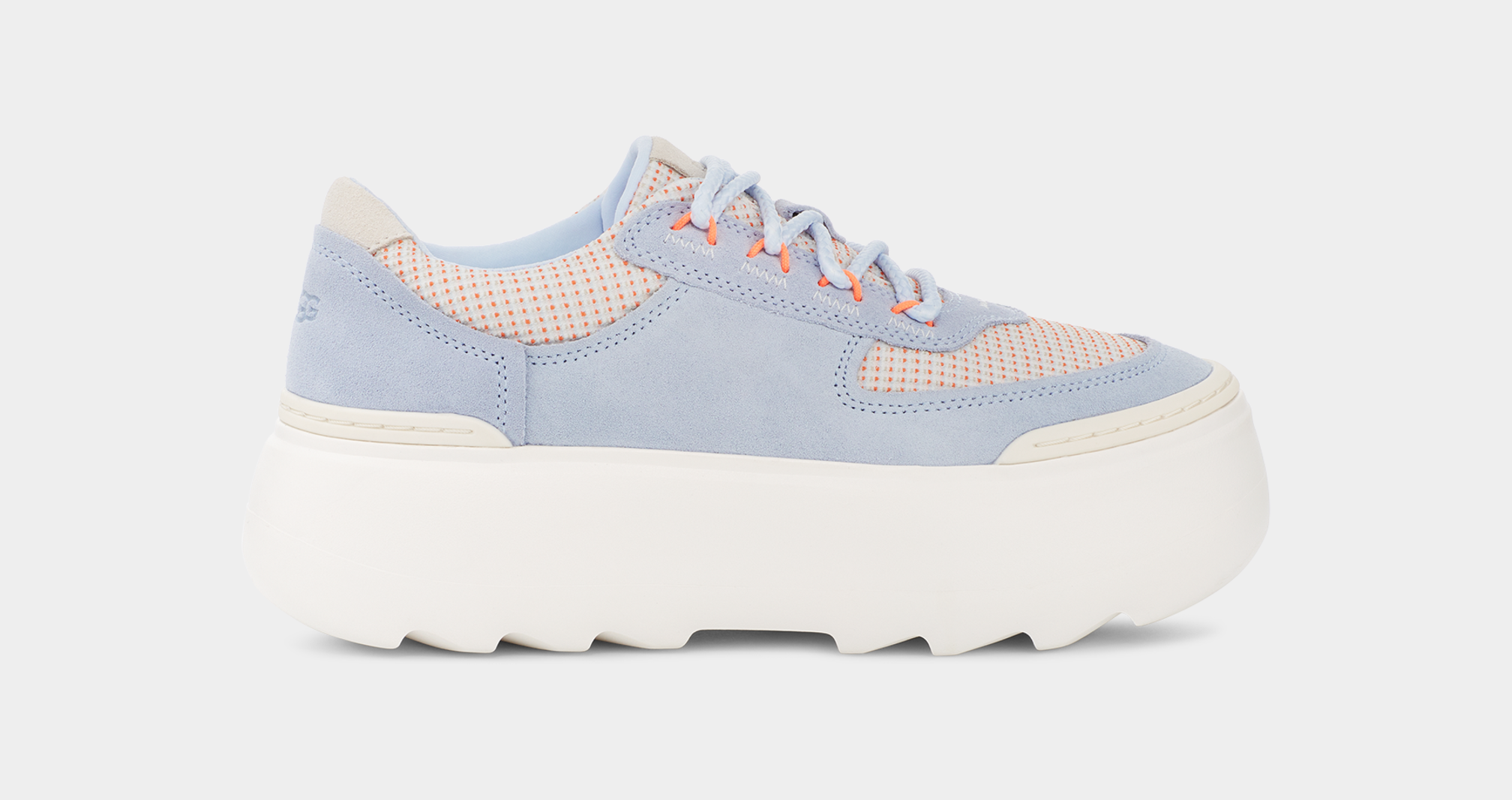 Mega platform sneakers top