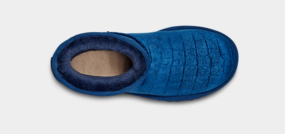 Blue sale croc uggs