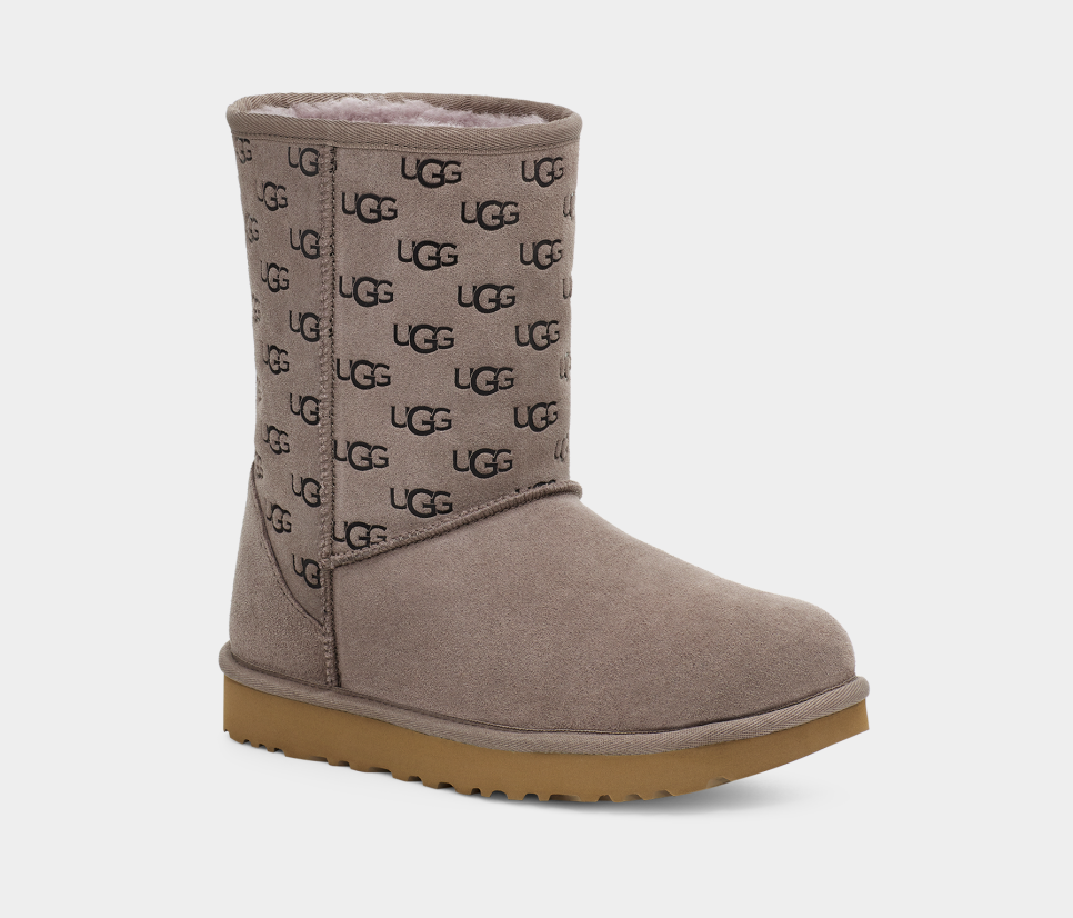 Uggs with online patches on them