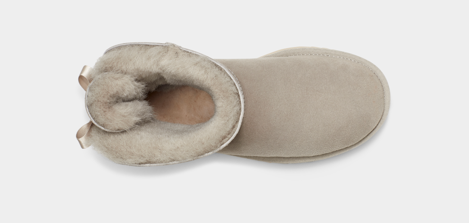 Short uggs with shop bows