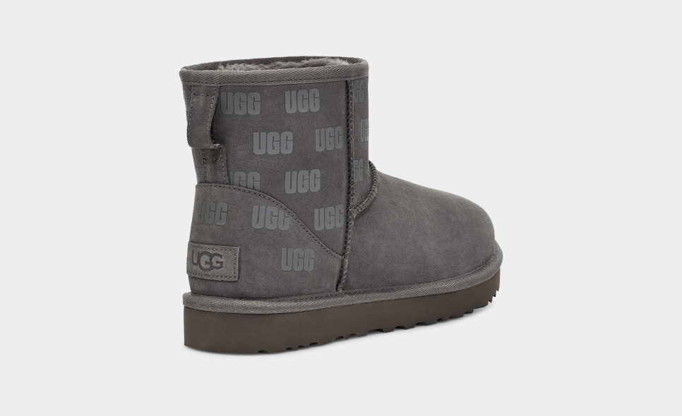 Classic mini ugg rubber logo store