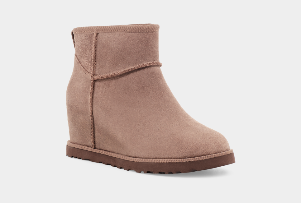 Ugg femme deals mini