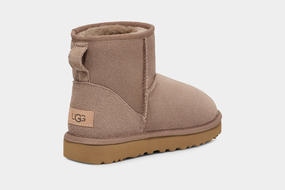 Chocolate mini ugg boots deals
