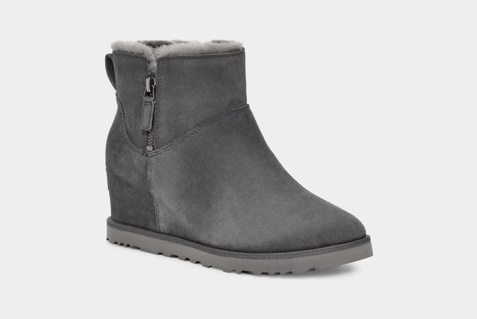 Classic Femme Zip Mini Boot | UGG®