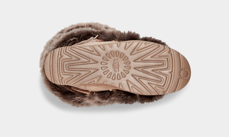 Classic Posh Short Fur Boot UGG