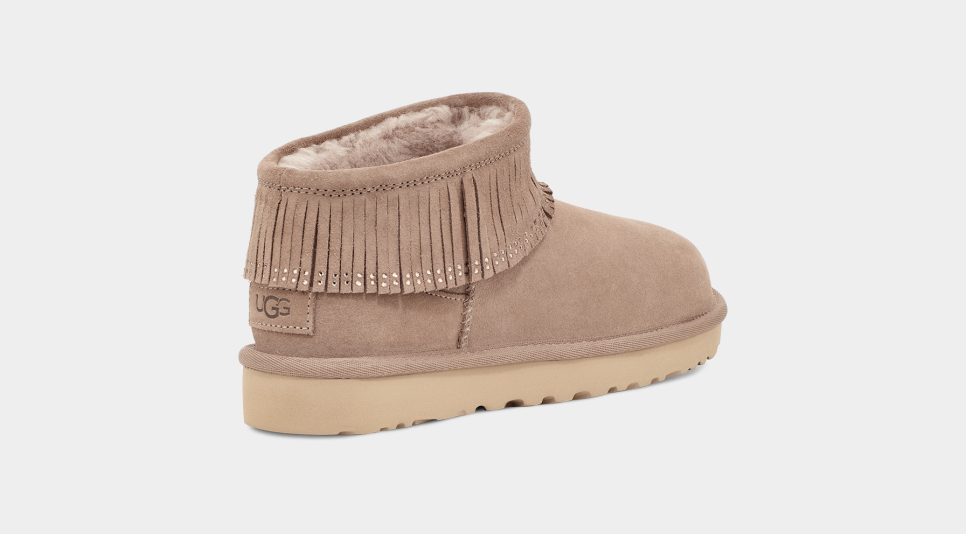 Uggs with best sale fringe