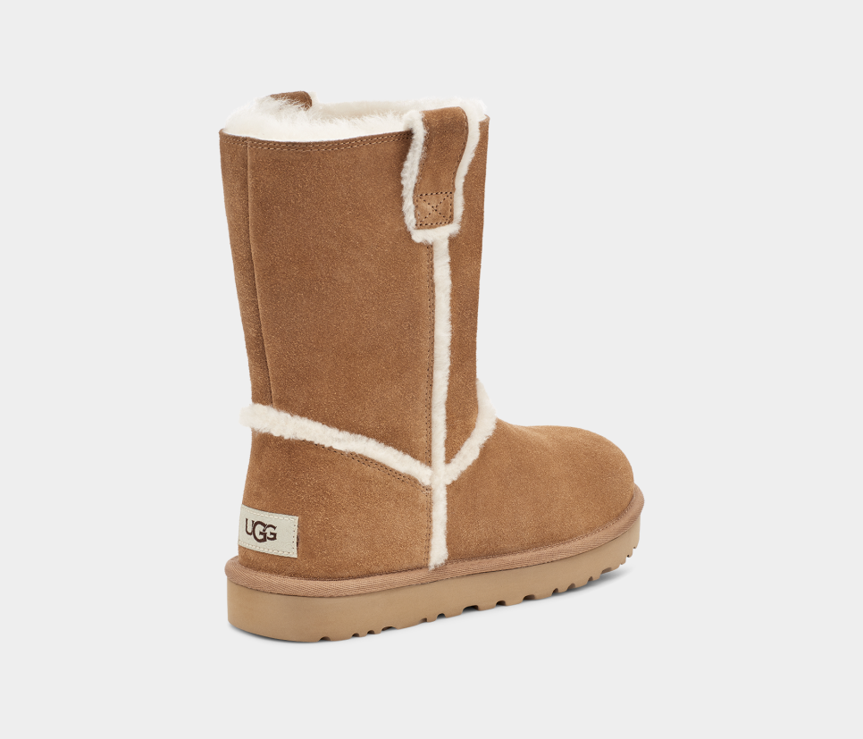Ugg short outlet spill seam boot