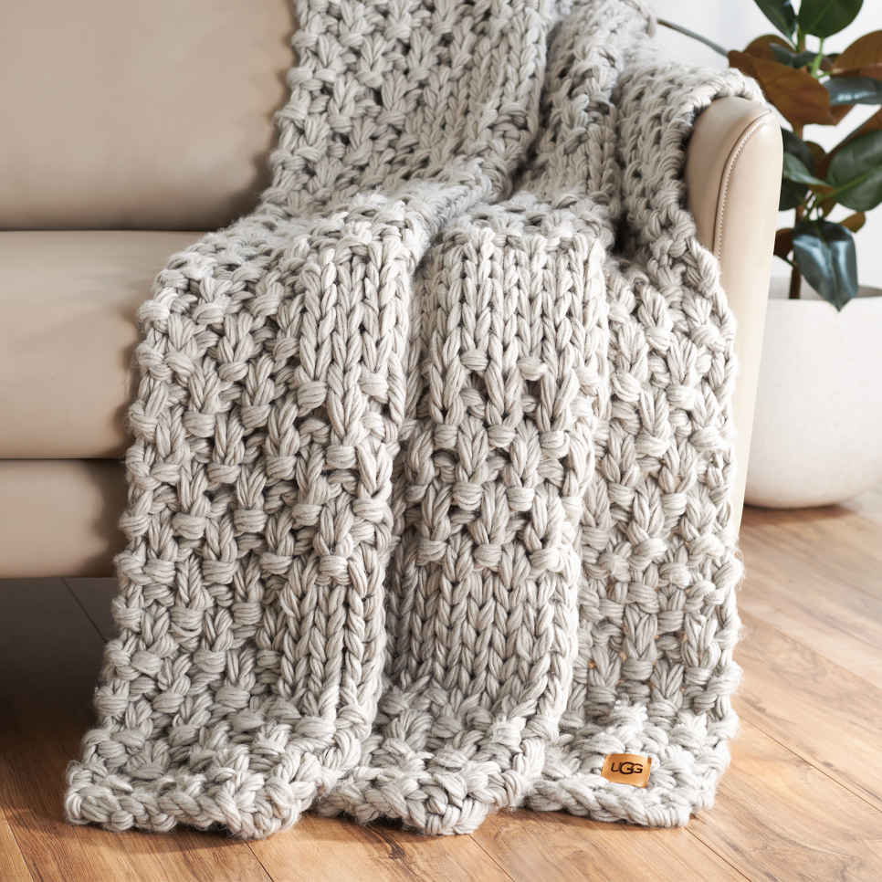 Ugg cable 2025 knit blanket