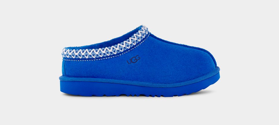 Bright hotsell blue uggs