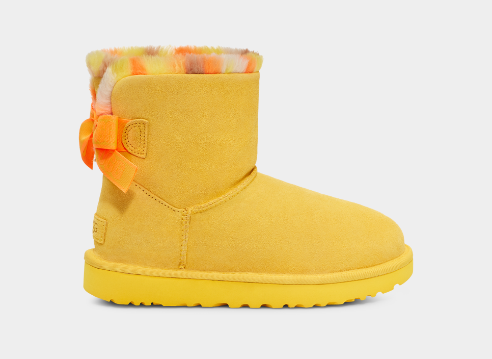 Yellow uggs with online bows