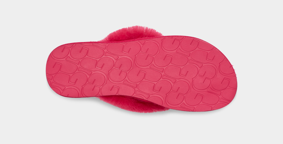 Uggs fuzzy online flip flops