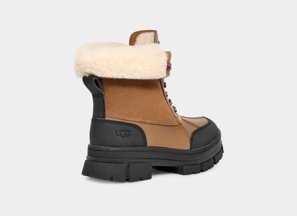 Uggs clearance boys boots