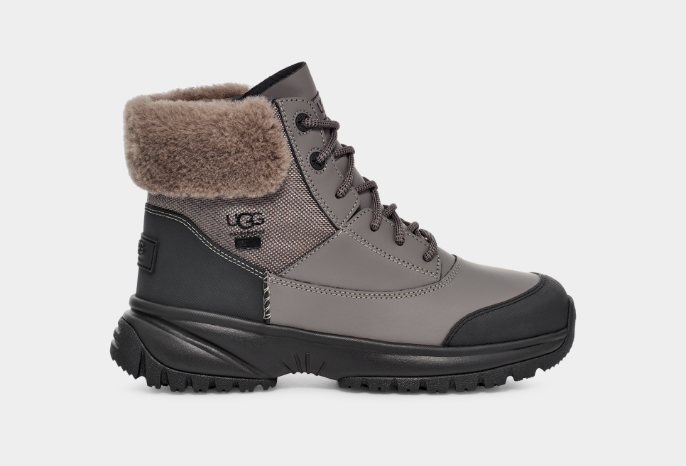 Mens ugg shop boots grey