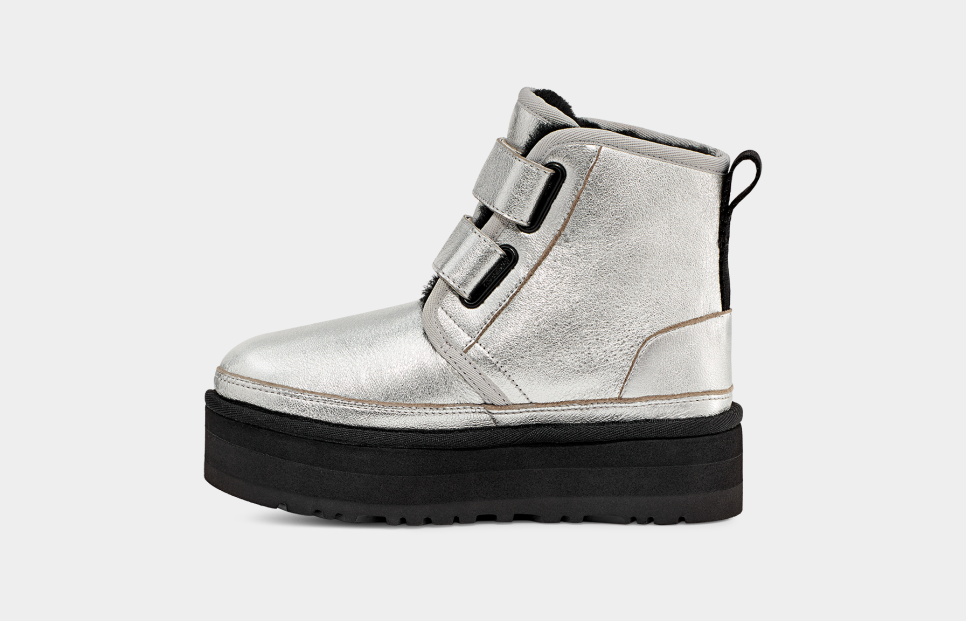 Kids' Neumel Platform Leather Chukka | UGG®