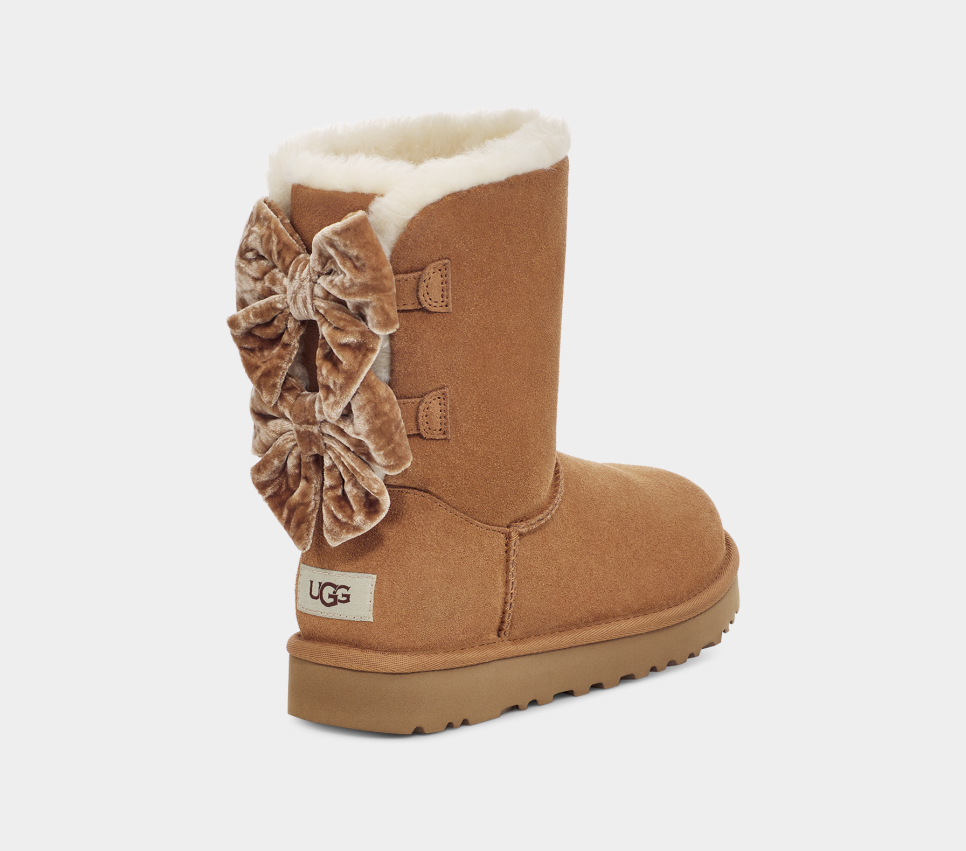 Ugg bailey bow short top ruffle boot