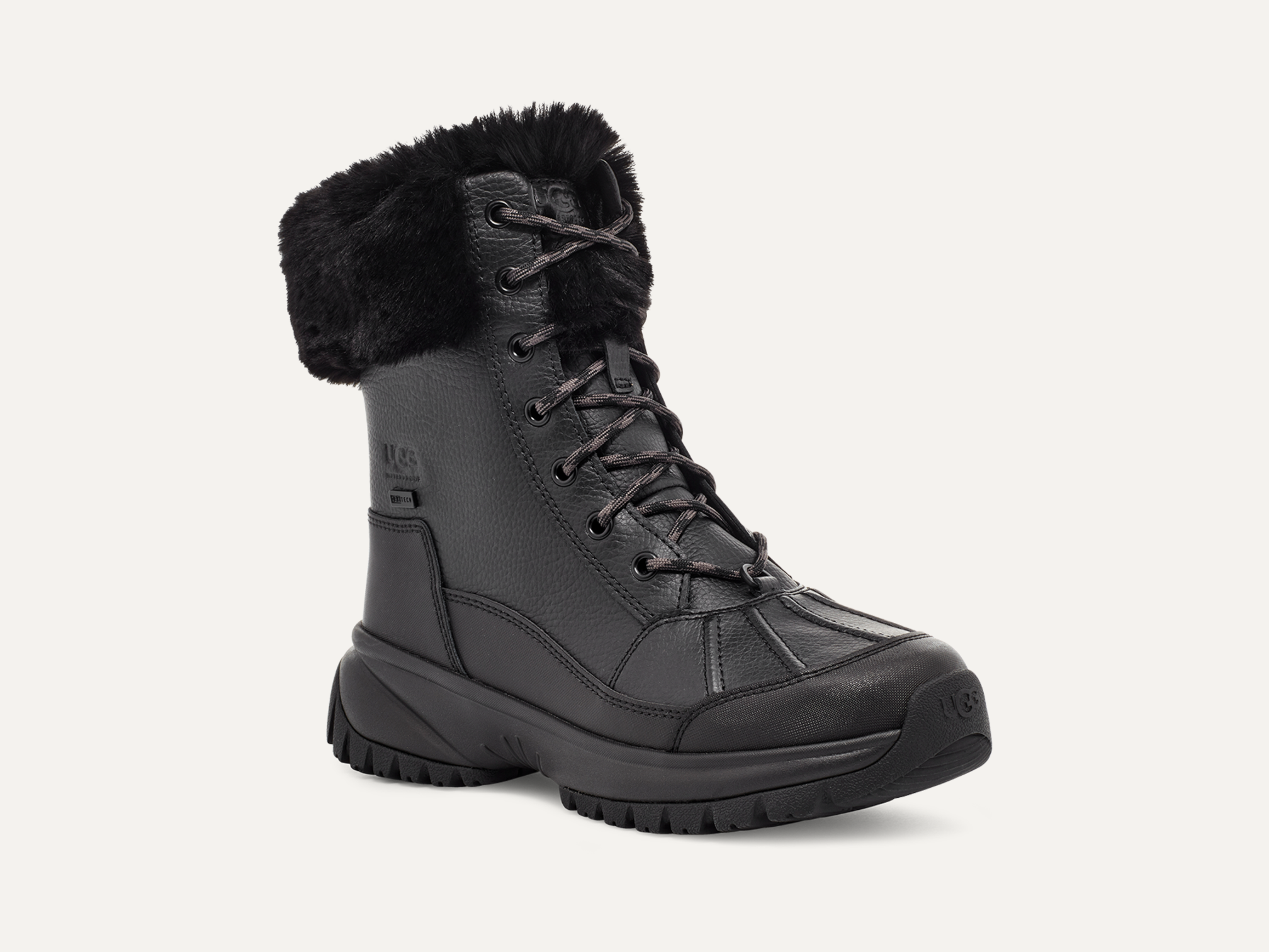 Yose Fluff Boot UGG