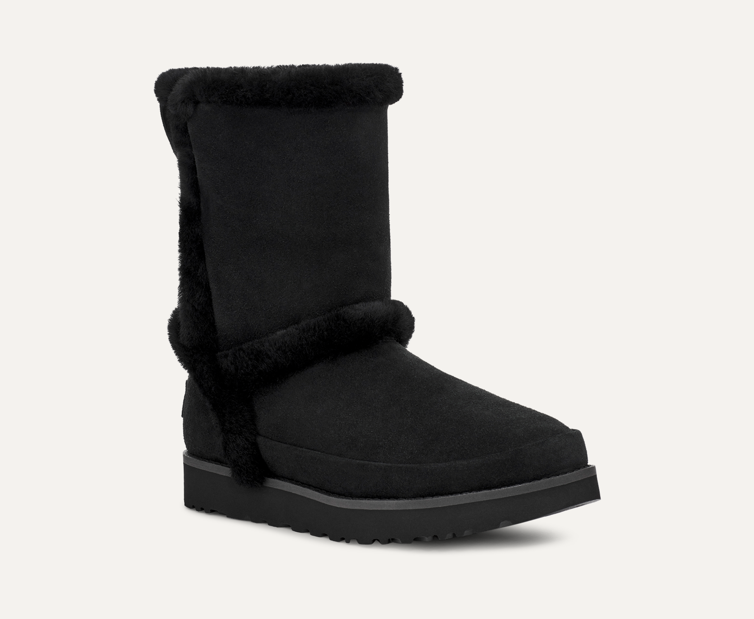 Classic Short Fluff Spill Seam Boot UGG