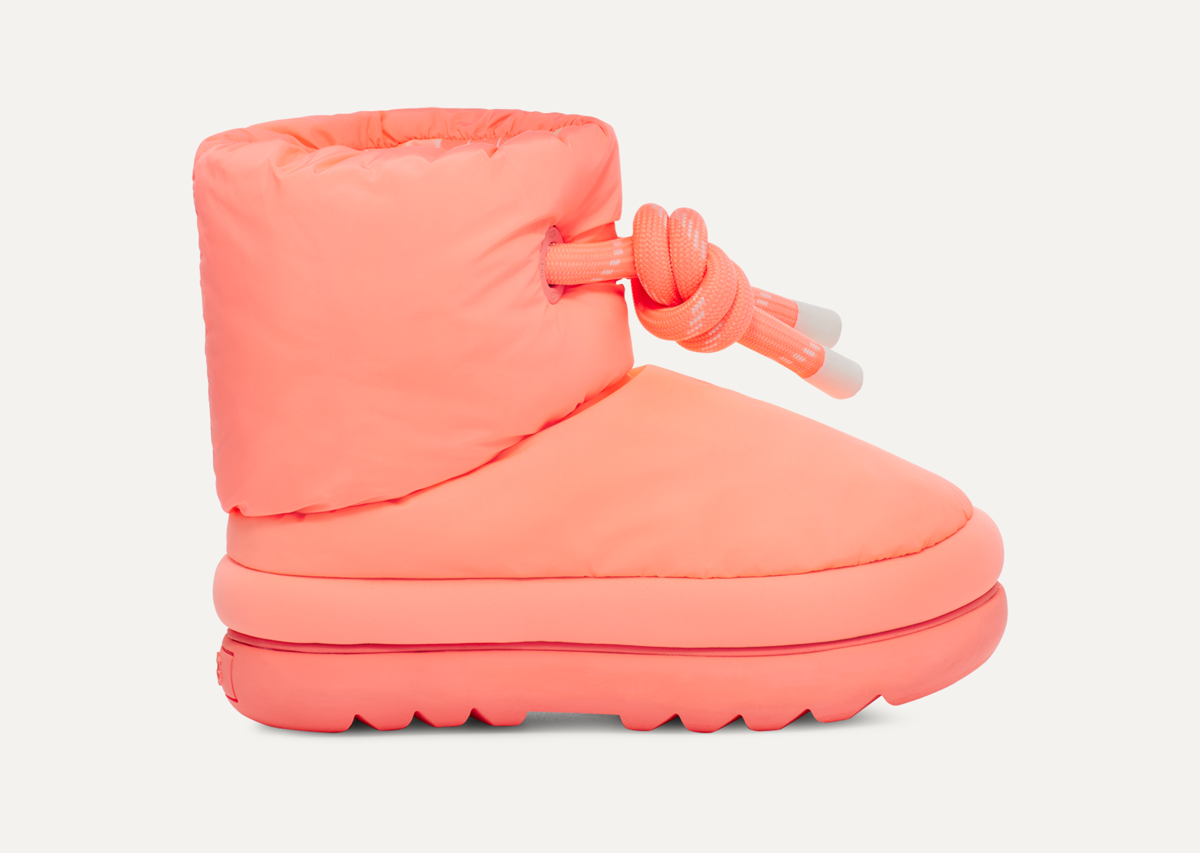 正規 Classic Maxi UGG® | Boot Short 靴