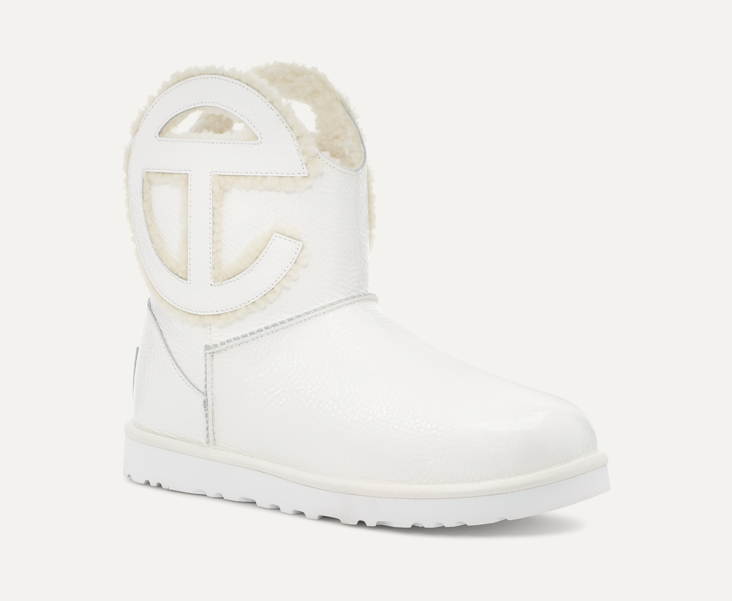 超人気新品 UGG x TELFAR Logo Mini | UGG® 靴
