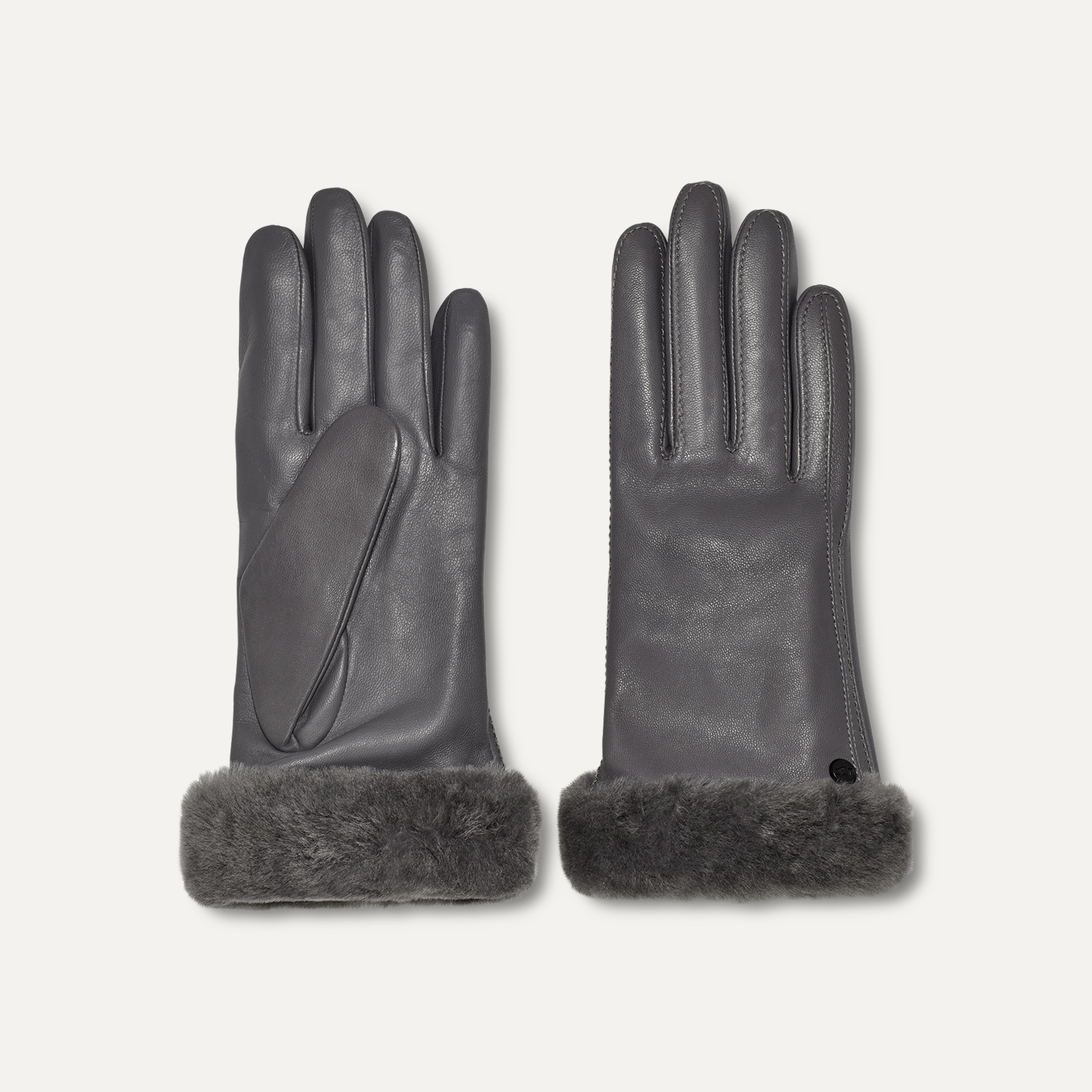 2024人気No.1の Glove Tech Shorty Leather Classic | Official® UGG 小物