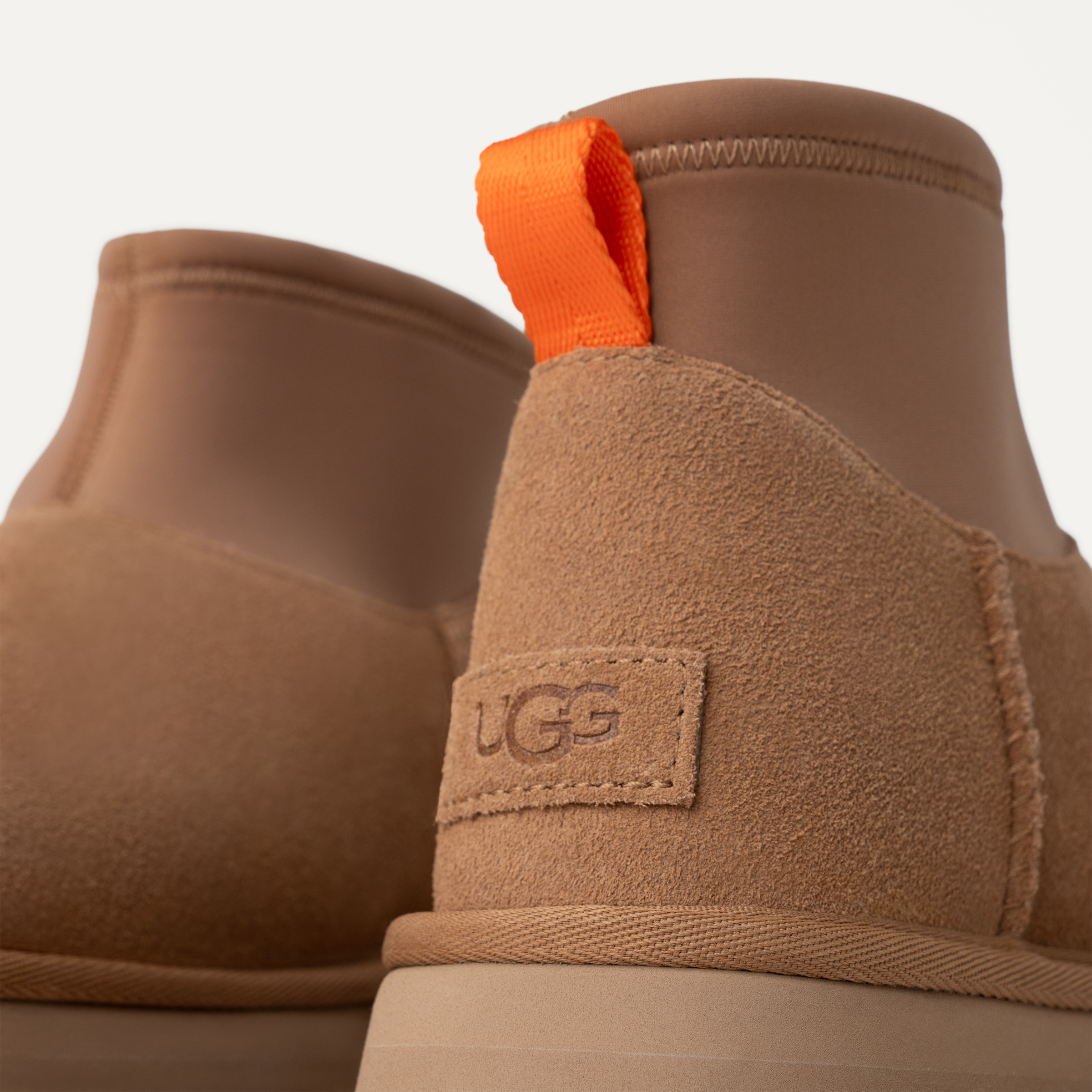 ディズニープリンセスのベビーグッズも大集合 UGG® Classic Mini Dipper for Women | UGG® 靴