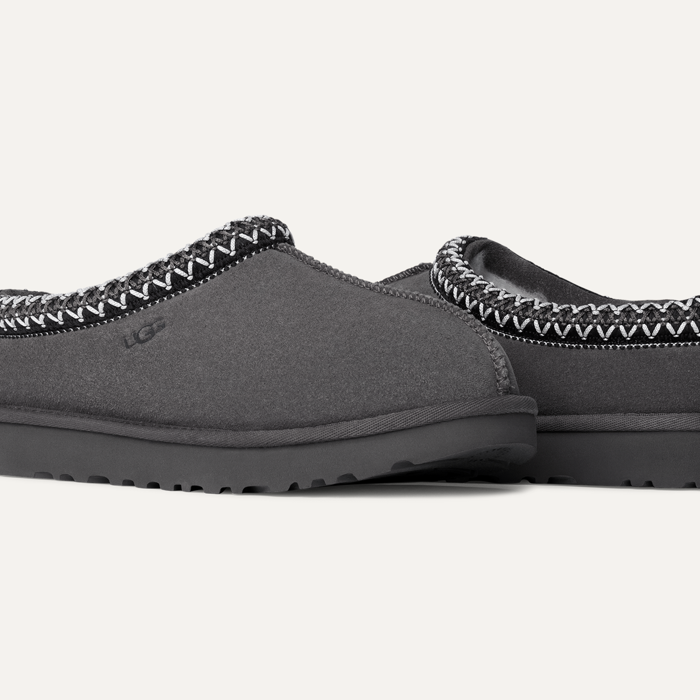 Do ugg slides run big or small online