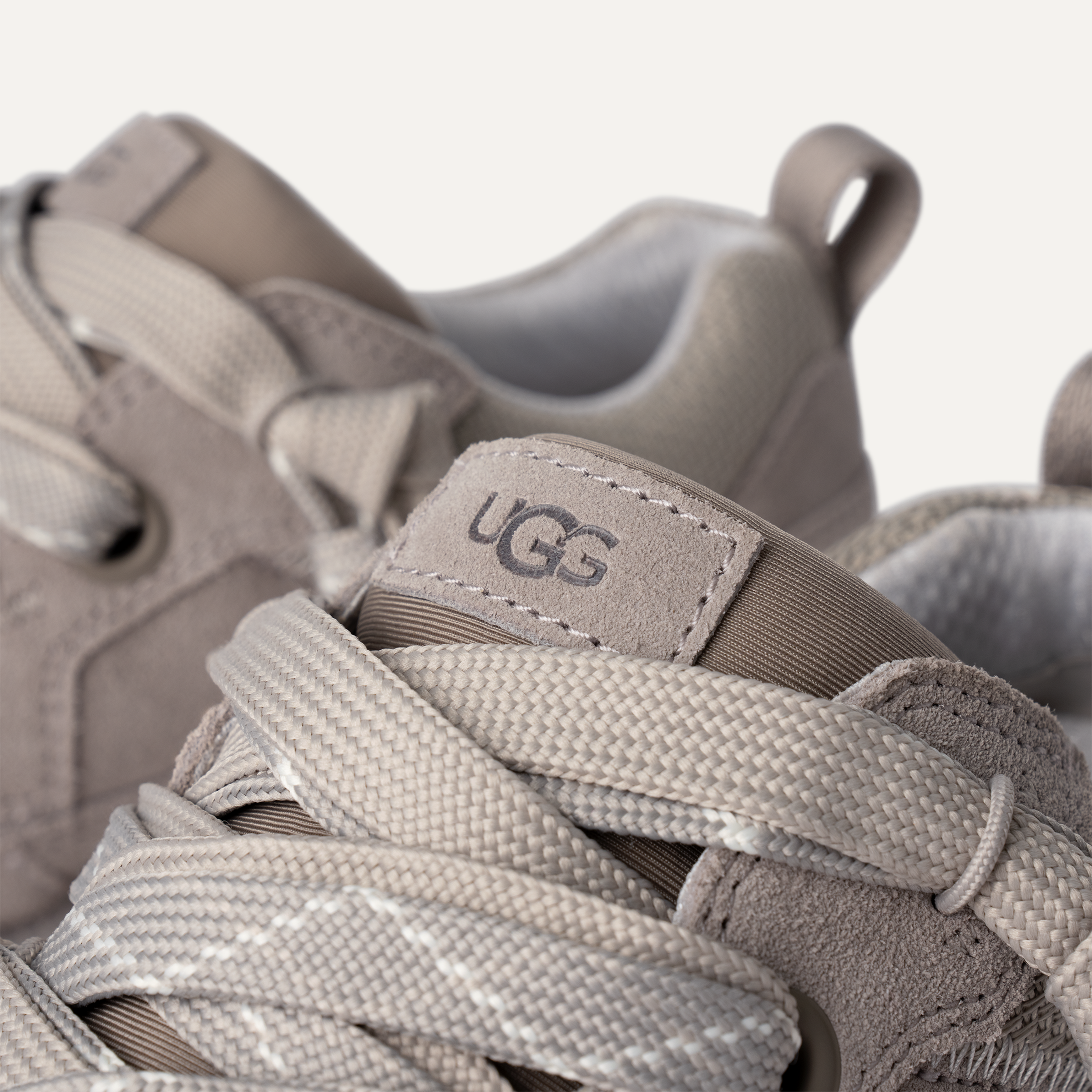 完全未使用 UGG Lo Lowmel スニーカー Campfire 24センチ - メルカリ