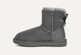 Black short bailey bow uggs store