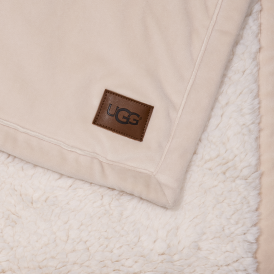 Bliss Sherpa Throw for Home Quartz UGG