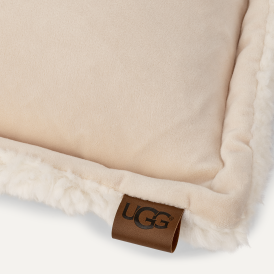 Ugg sherpa pillow case store