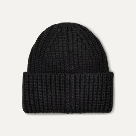 UGG Women's Chunky Rib Beanie Logo, Black at Amazon Women’s Clothing store