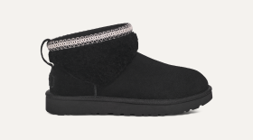 セール(SALE)開催中！ファッション通販 UGG® Classic Hungary UGG® | Women for Boot Curly Maxi Mini Ultra 靴