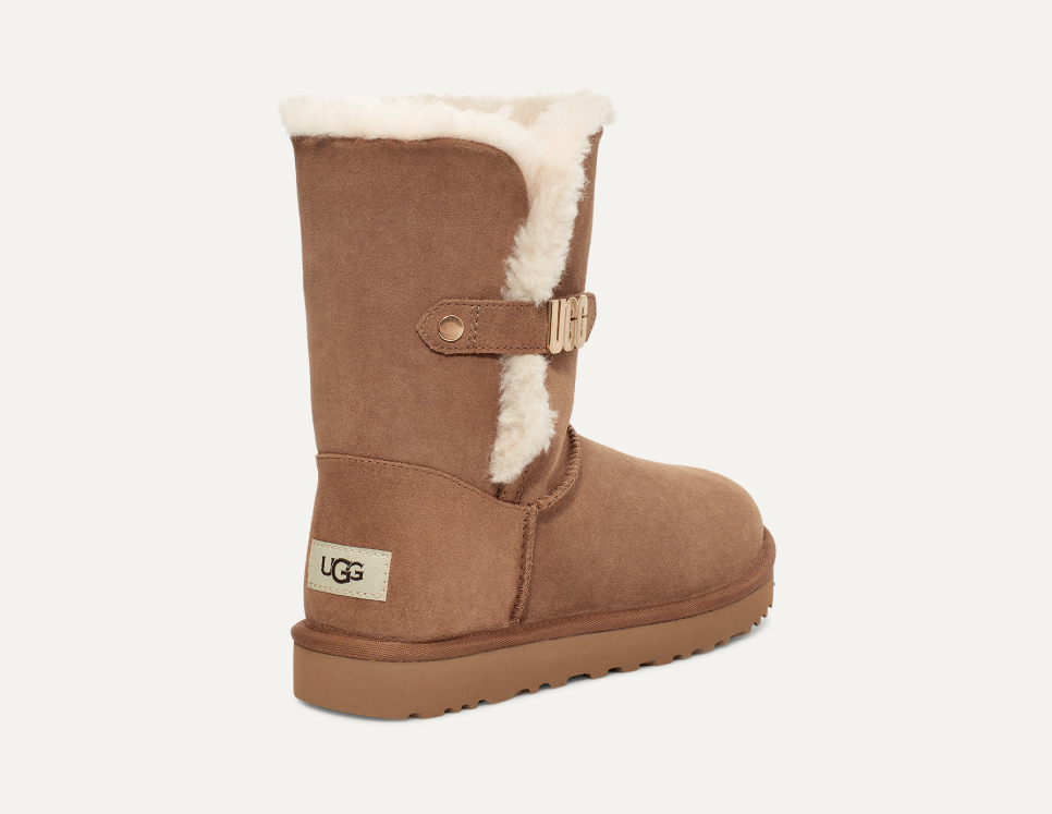 Ugg boots metal logo clearance